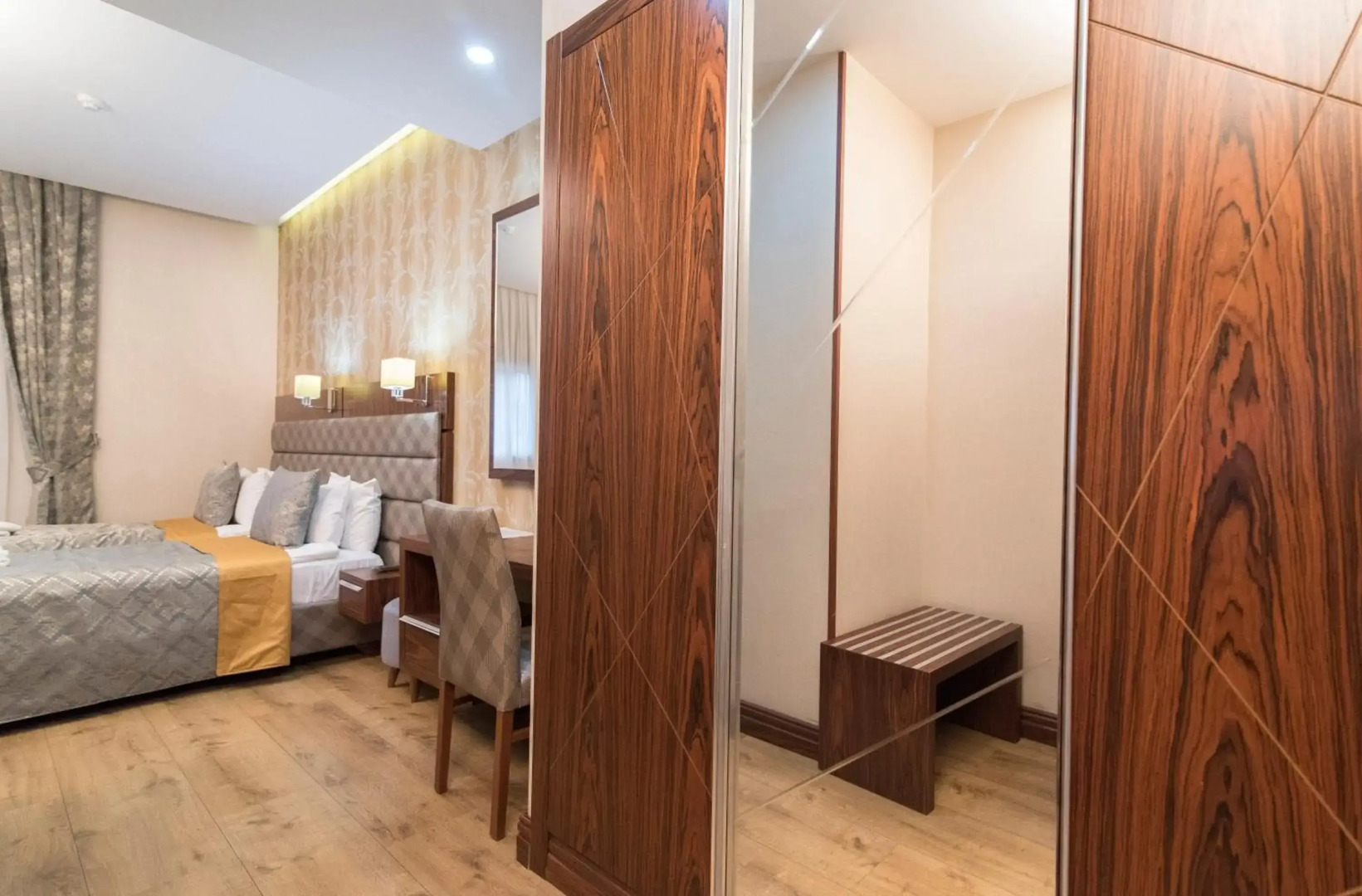 Town In Town Hotel Bangkok