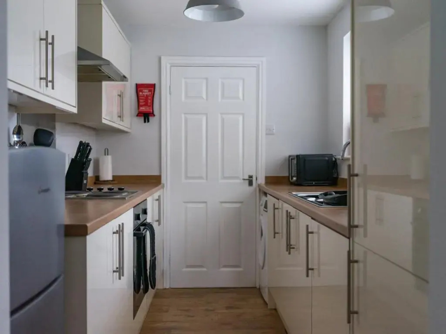East House-sleeps 5-pet Friendly-garden - Parking