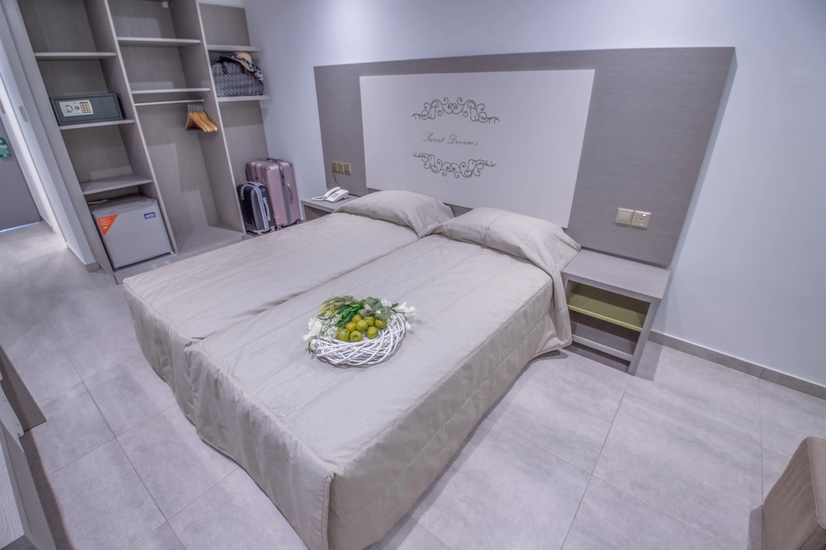 Nicholas Color Hotel