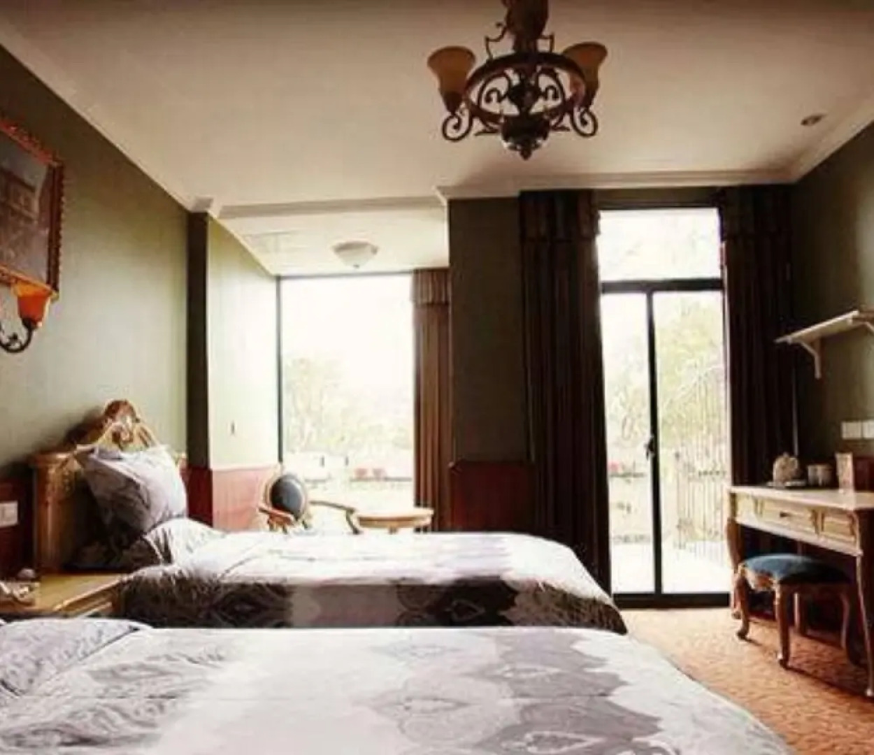 Canal International Youth Hostel