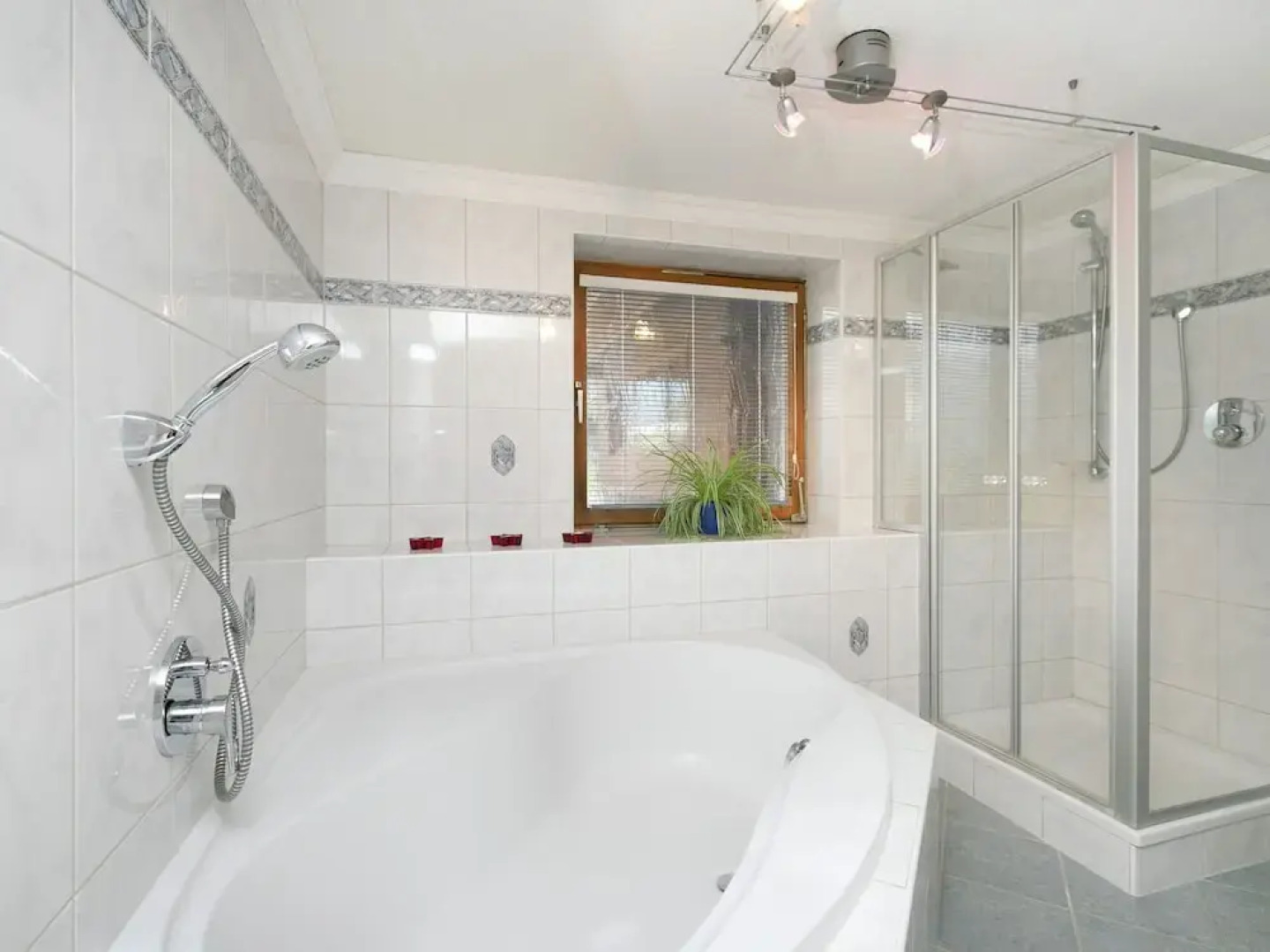 Splendid Apartment in Uderns near Hochzillertal Ski Area