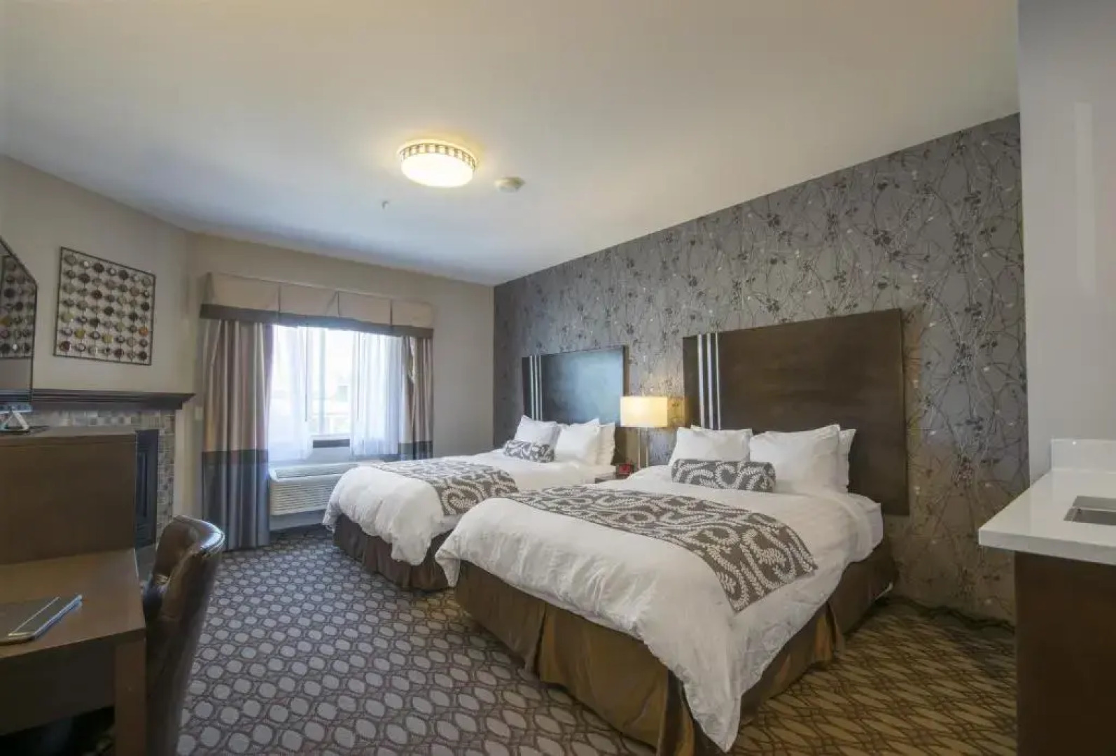 Sunrise Inn Villas and Suites