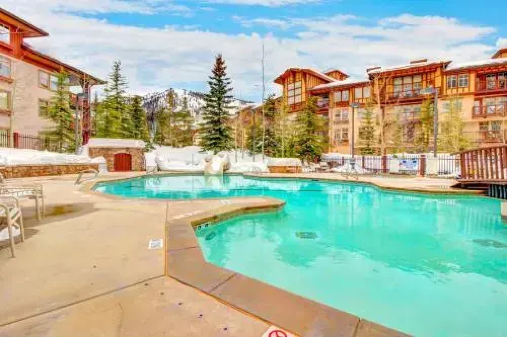 Eagle Springs East 201: Horsetail Suite