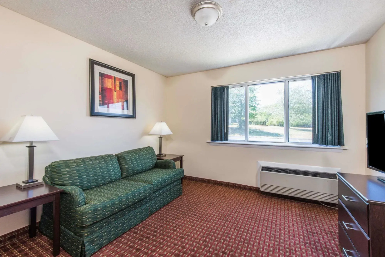 Days Inn & Suites Groton