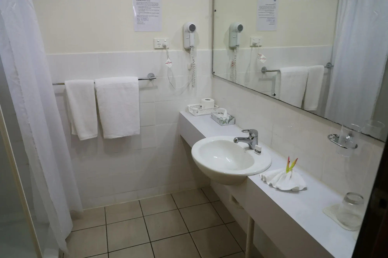 Huon Gulf Hotel & Apartments