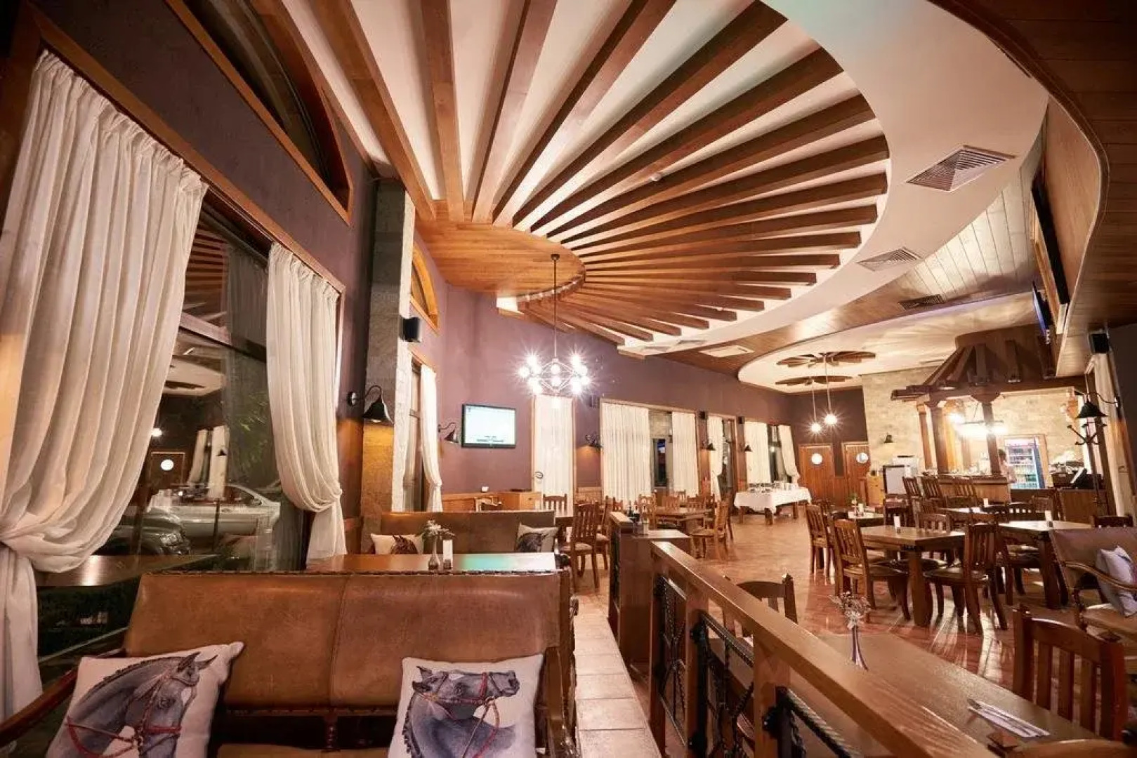 Boutique Complex Trakiets