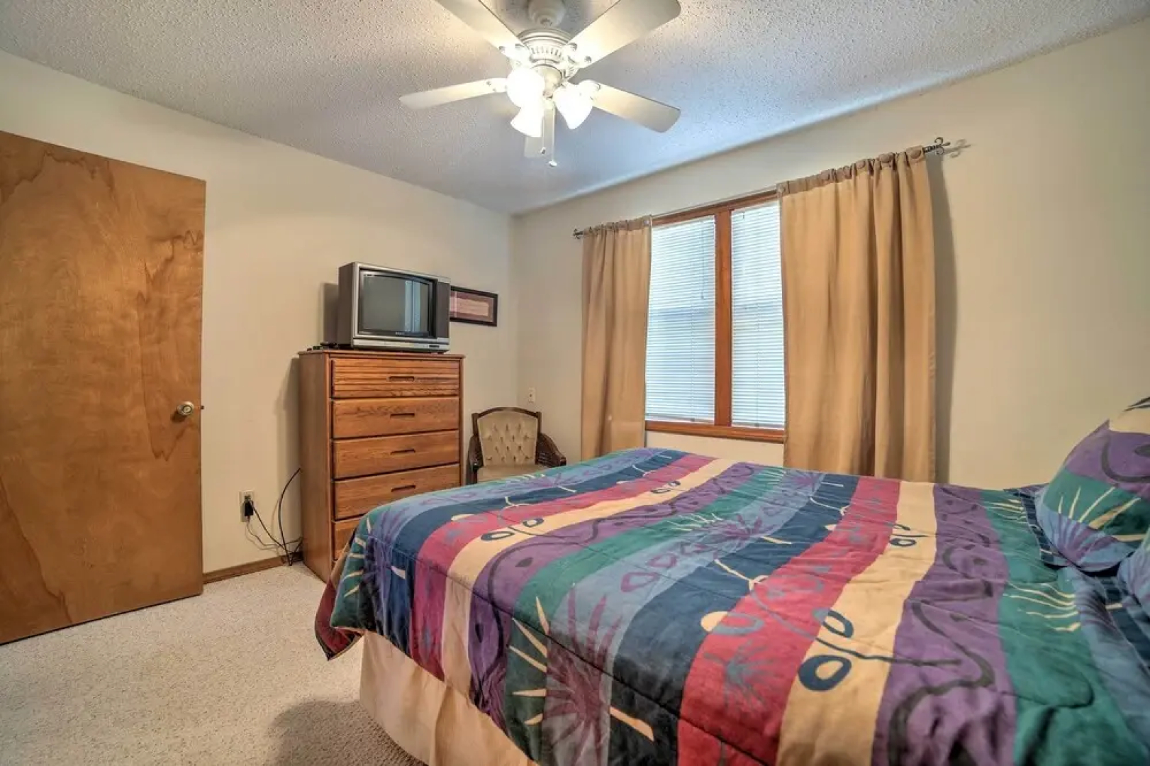 Holiday Island Home w/ Patio + Golf Course View!