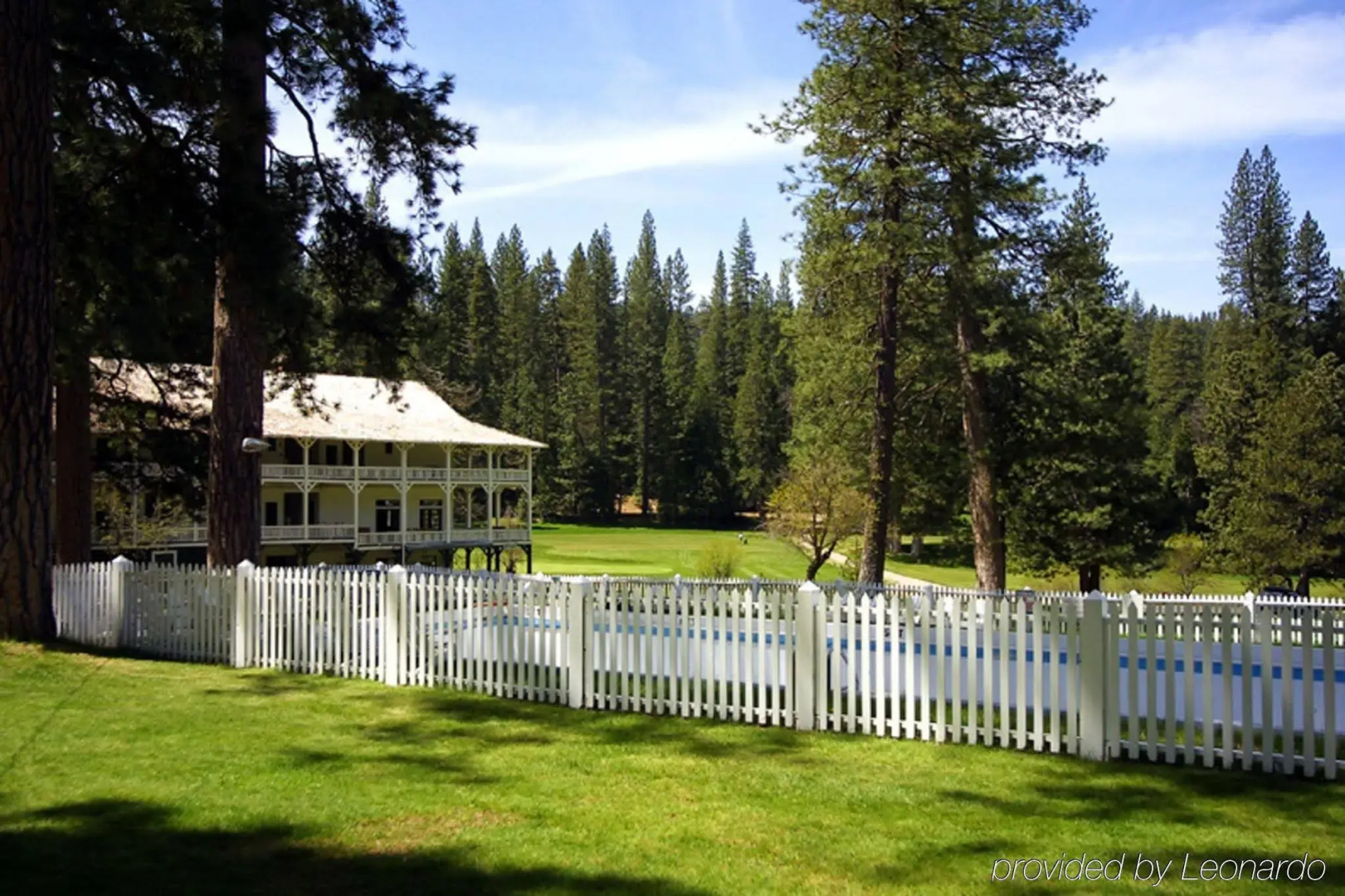 Wawona Hotel