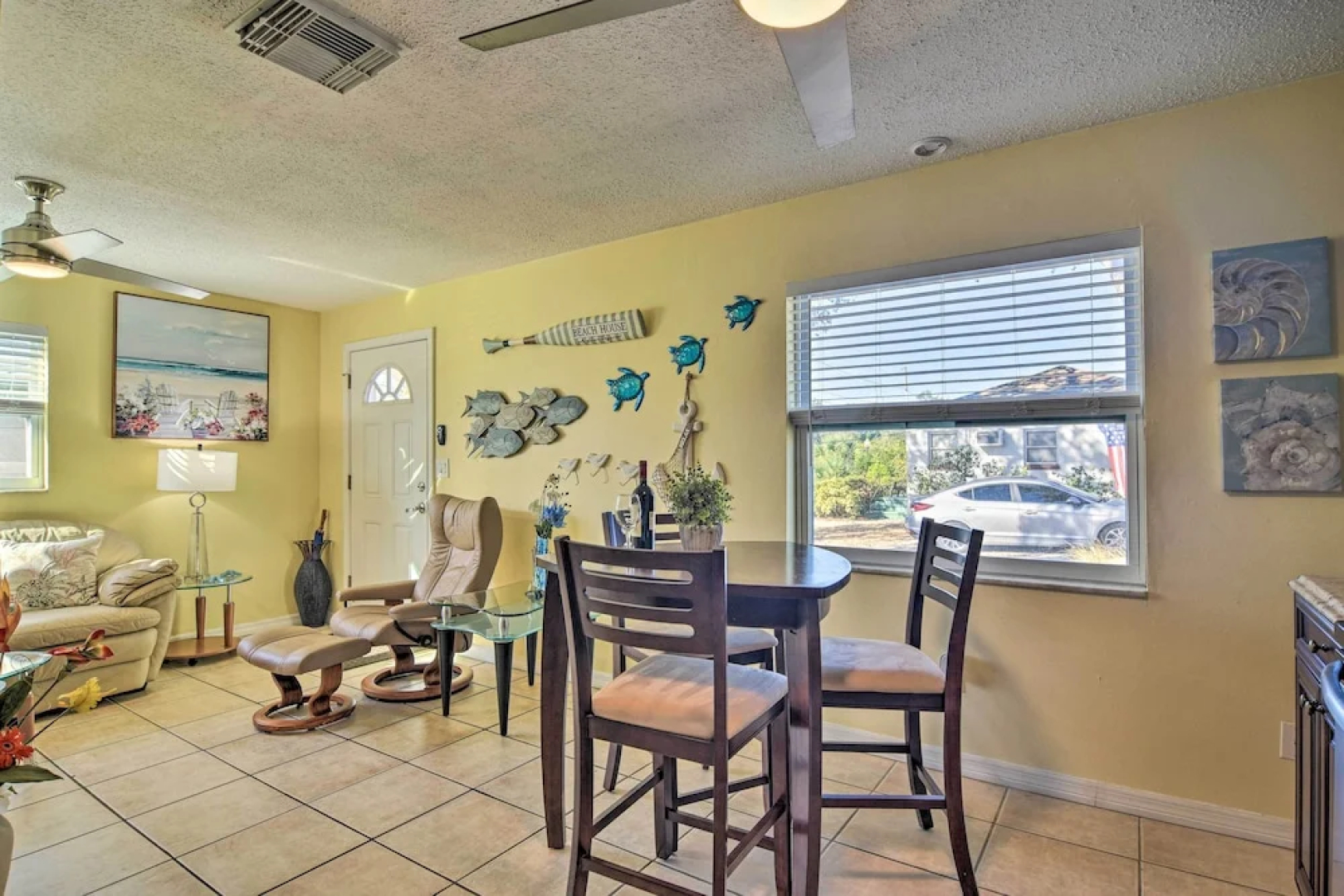 Comfy Dunedin Escape: 1 Block to Main Street!