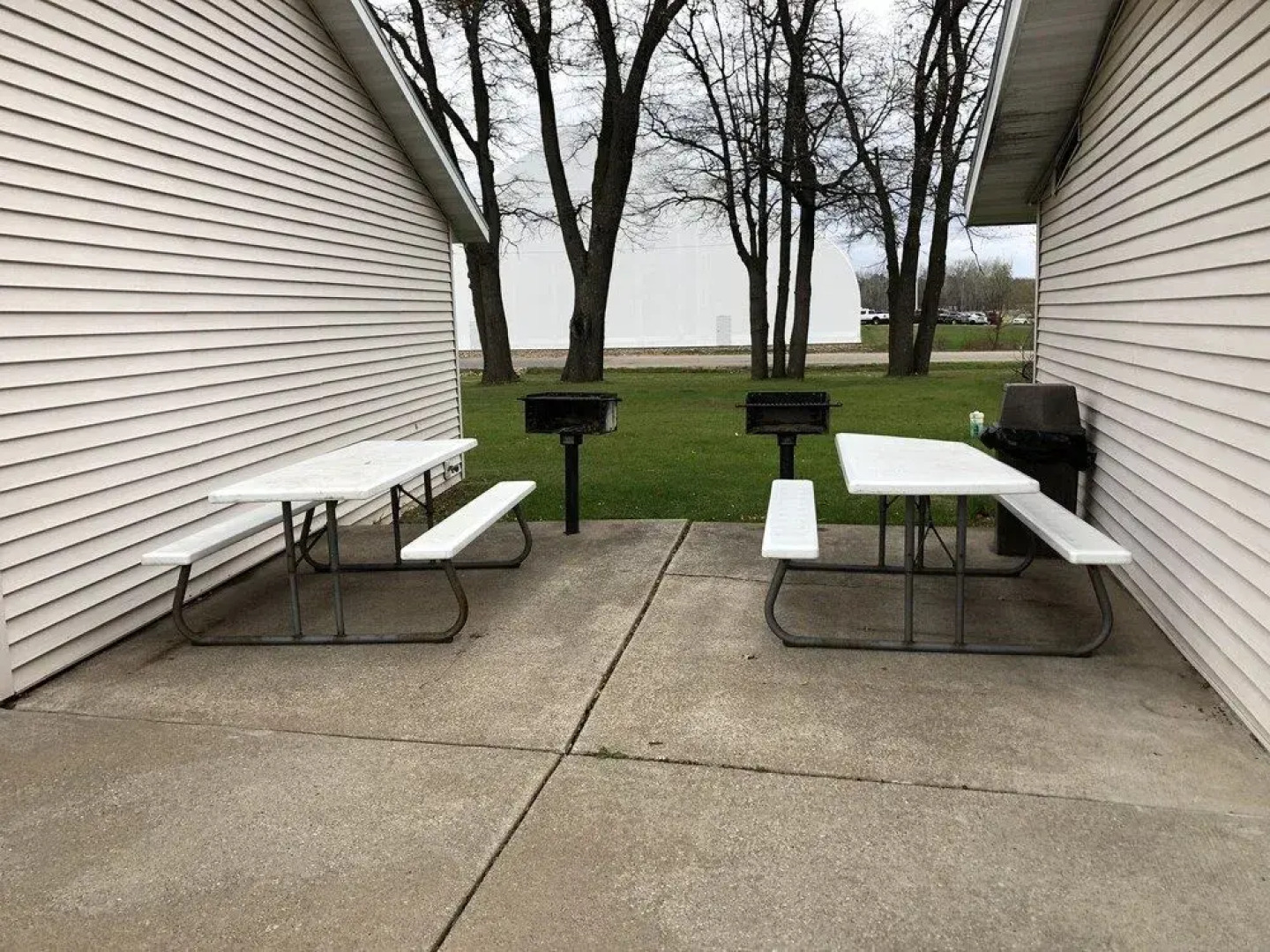 Edge O The Woods Motel