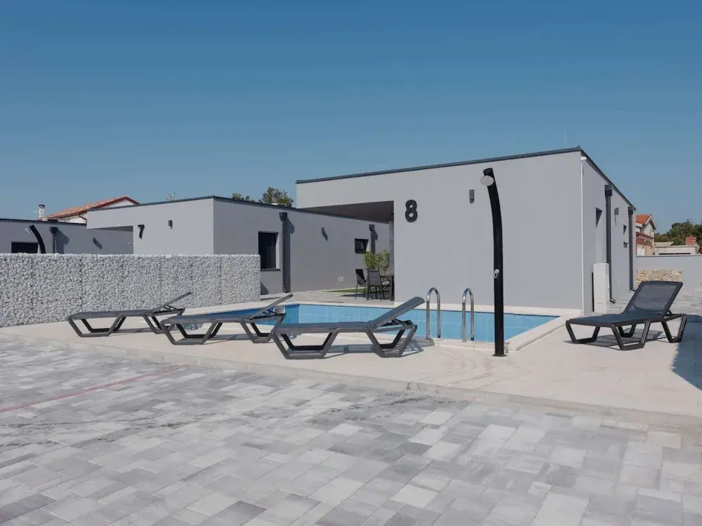 Seaside Comfort on Vir Island