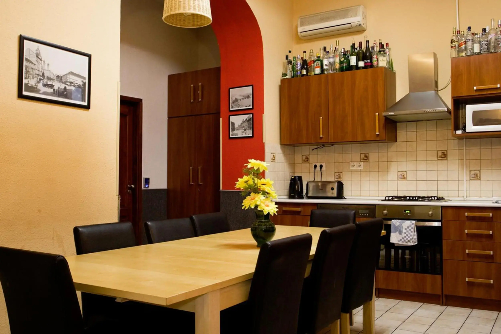 Corvin Point Rooms and Apartments