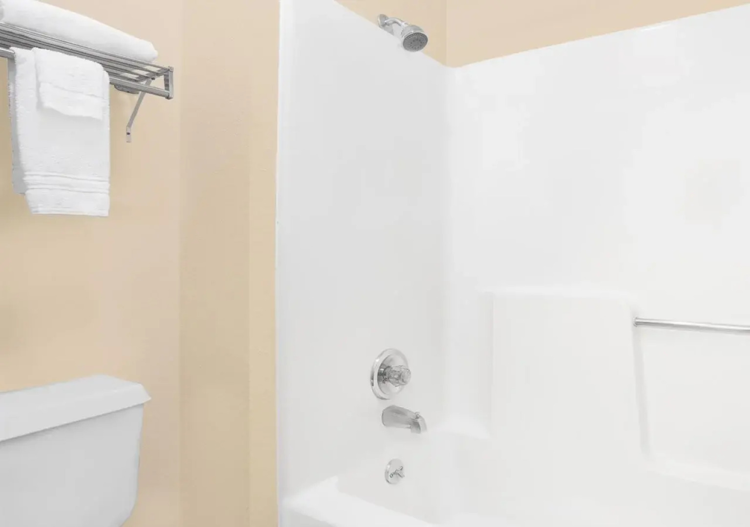 Boarders Inn & Suites by Cobblestone Hotels - Waterloo/Cedar Falls