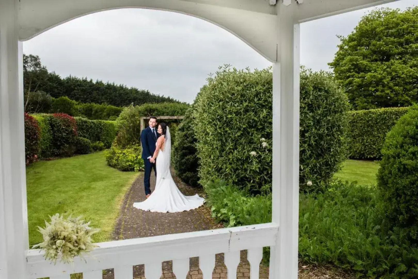 La Mon Hotel And Country Club