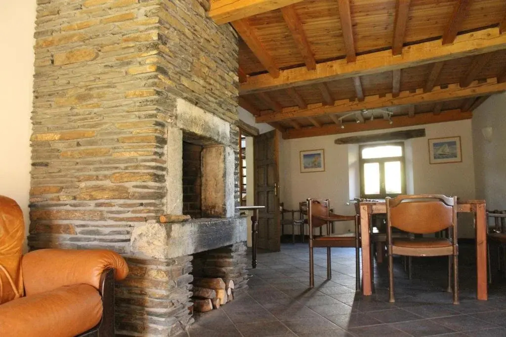 Het Huis Hiernaast