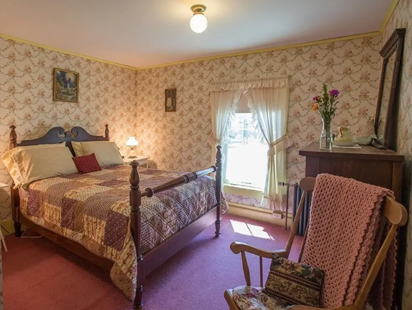 Casa Bella Inn & Restaurant