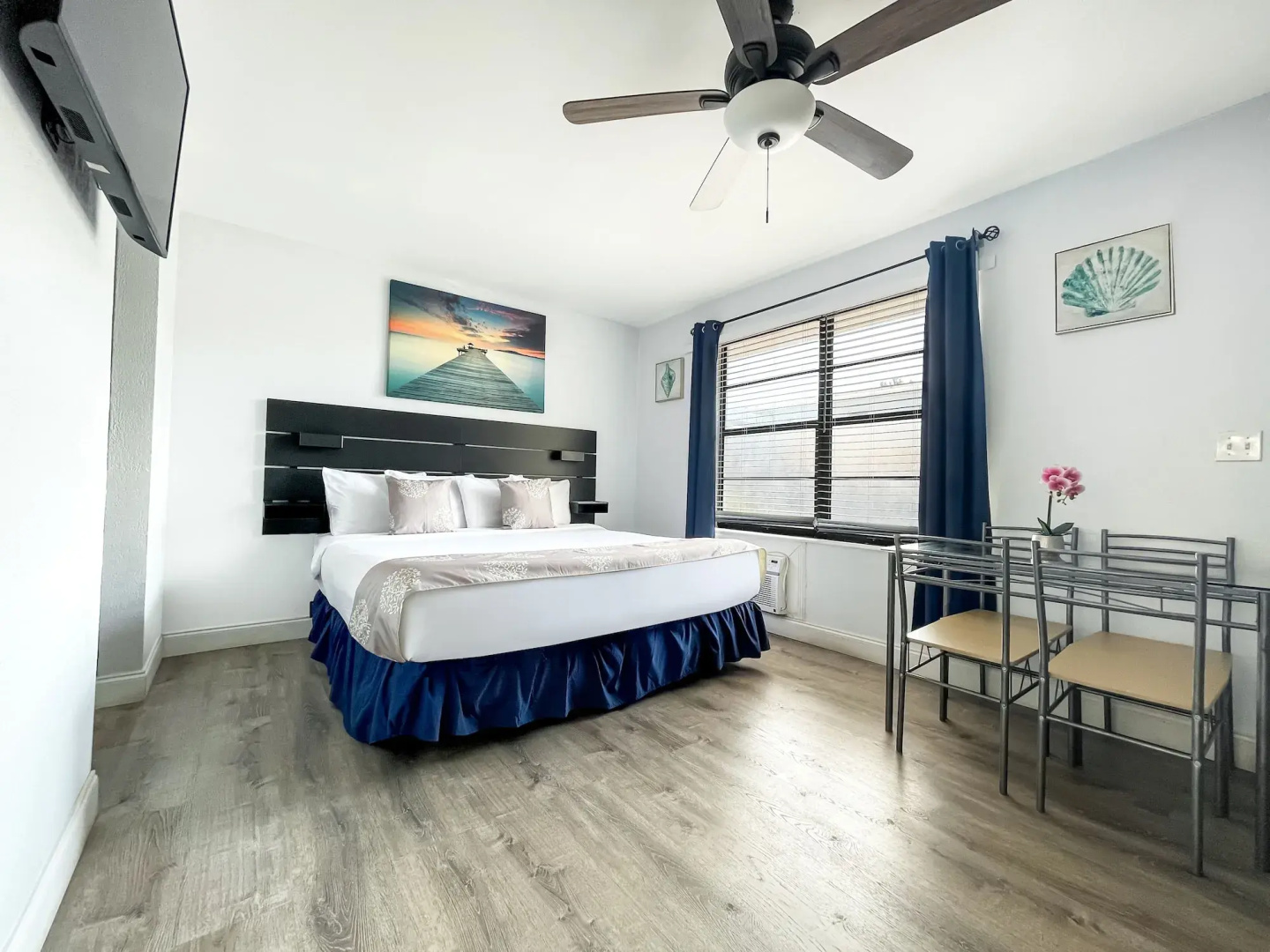 Silver Spray Motel
