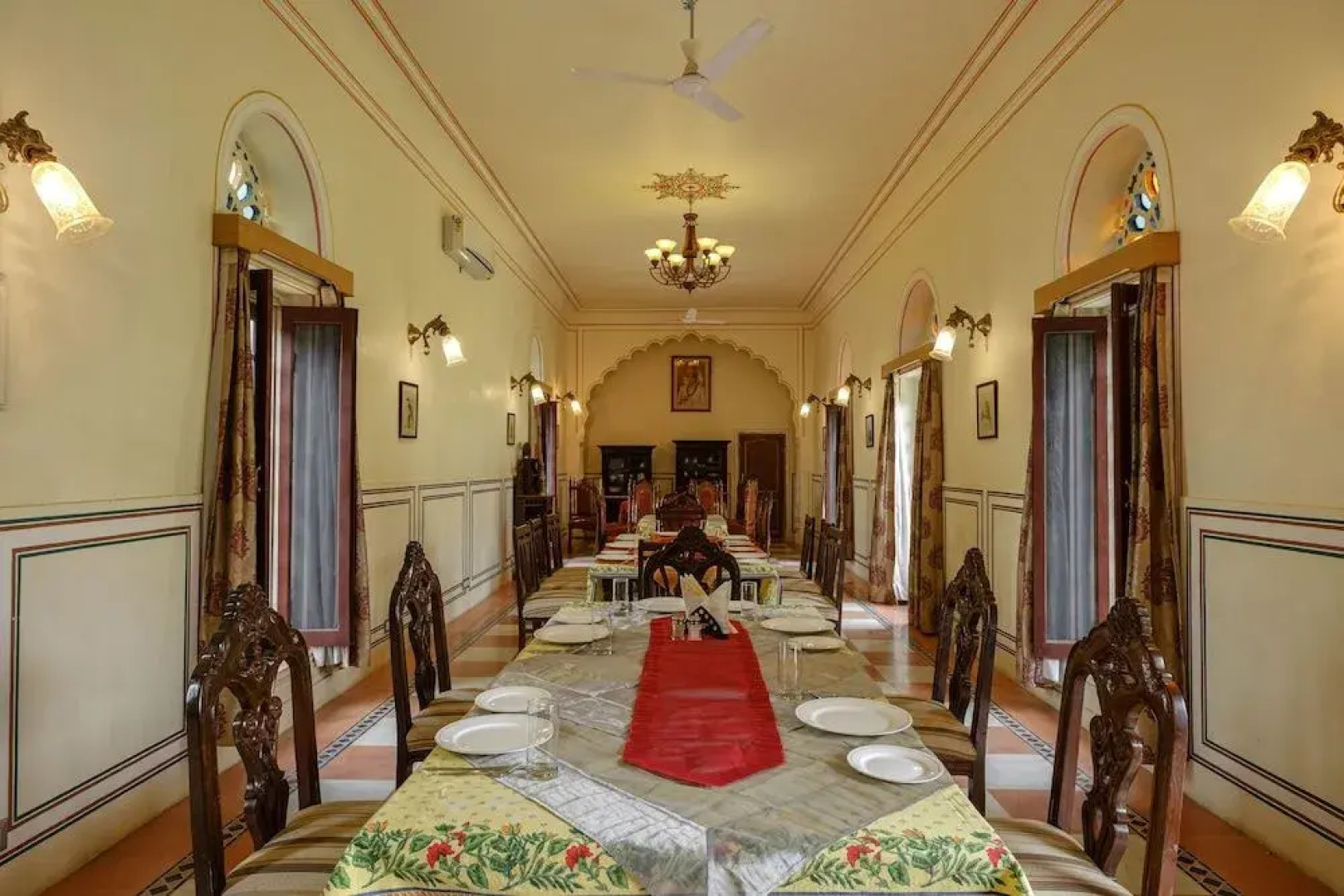 Hotel Rajmahal Palace