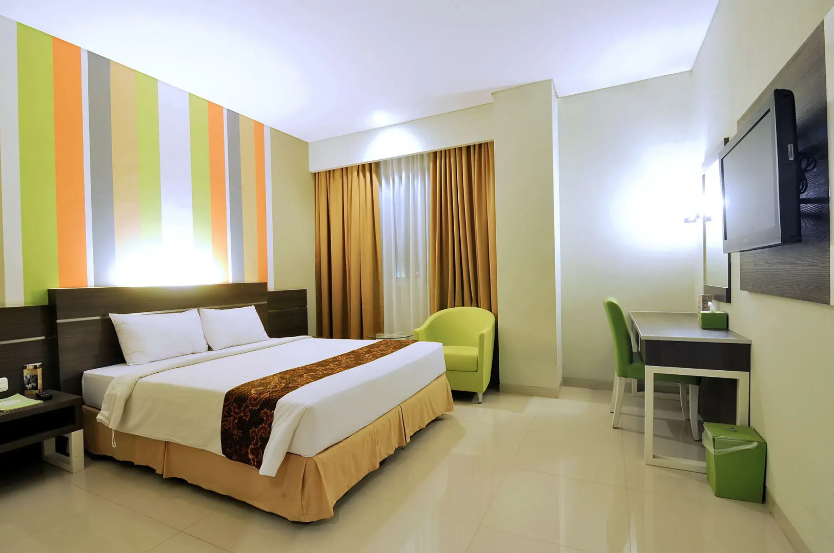 Pose in Solo by Wstay