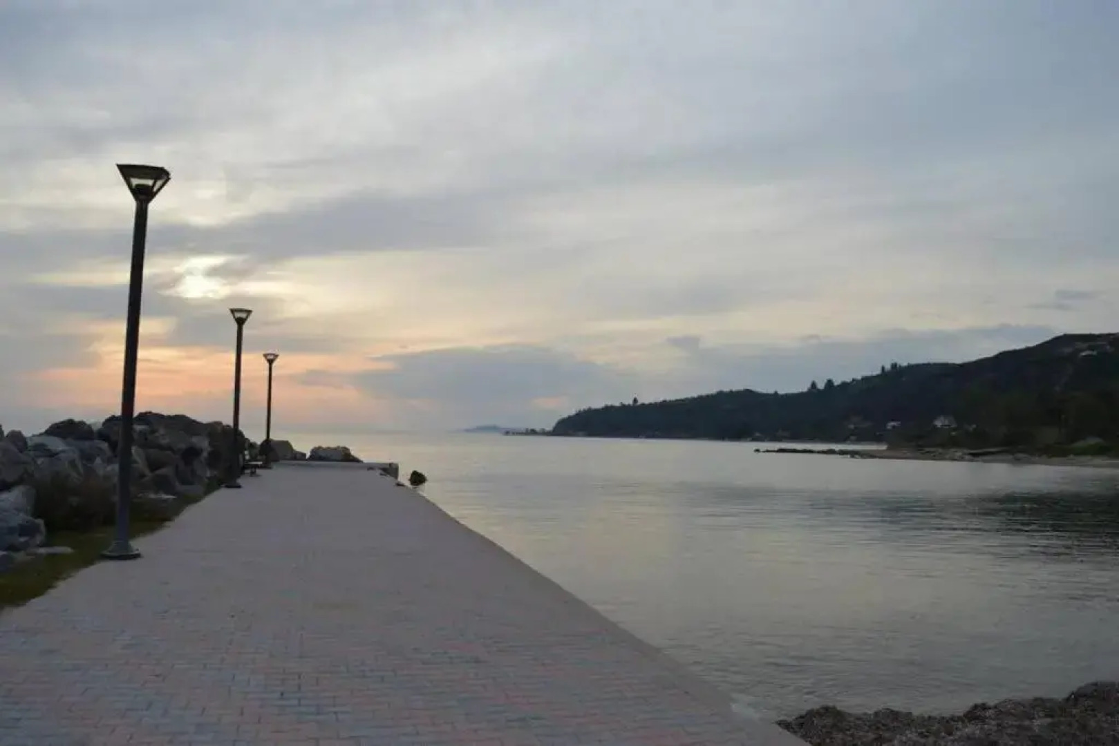 35 m from the beach, amazing seaview, Chalkidiki, Loutra Agias Paraskevis , Evdiriadis Luxury Apartment , you can see it on youtube if you type the name Evdiriadis