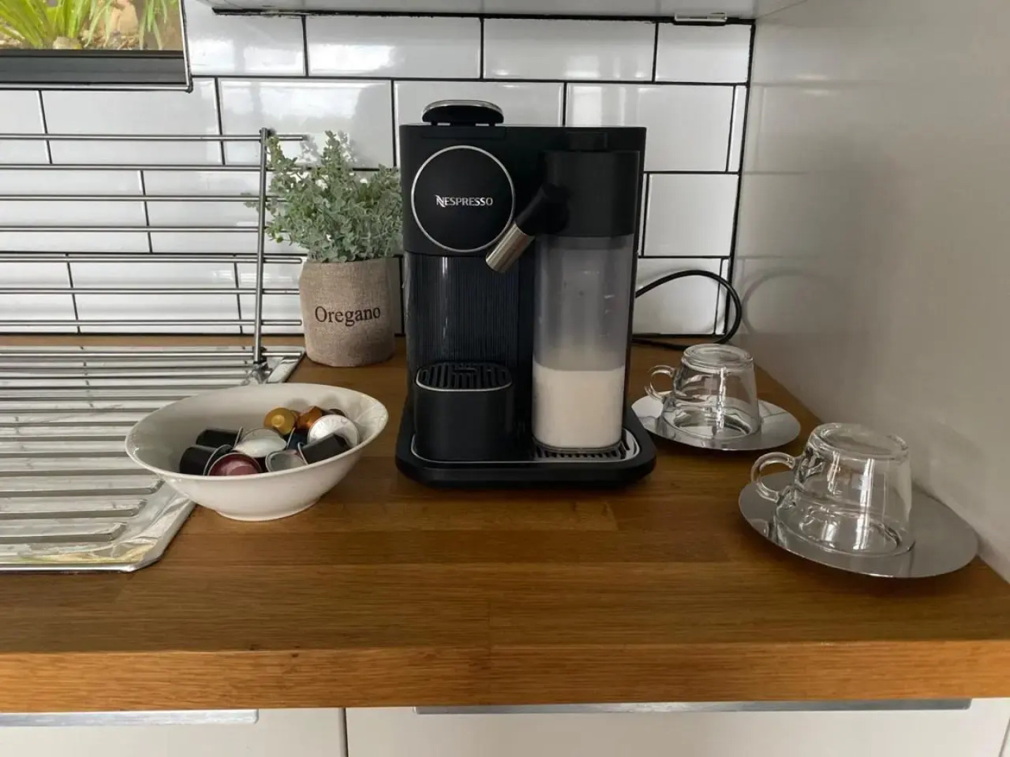 Serenity by the Lake - Romantic Waterfront Couple's Getaway