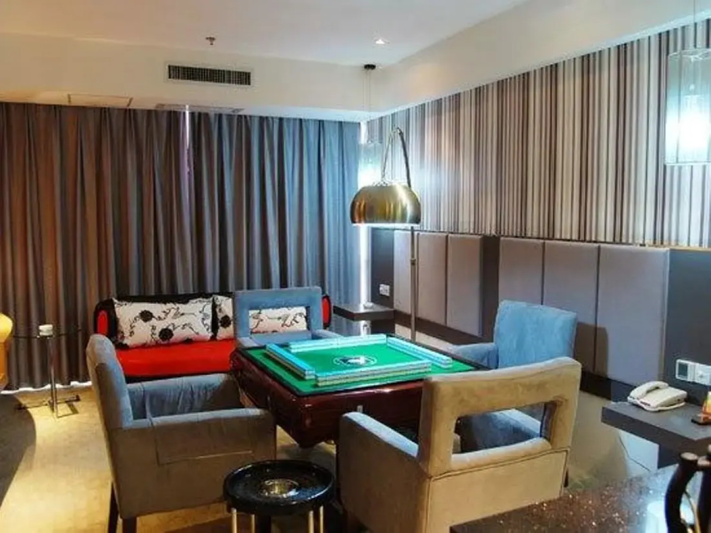 Wuhan Zhuo Yue Holiday Hotel