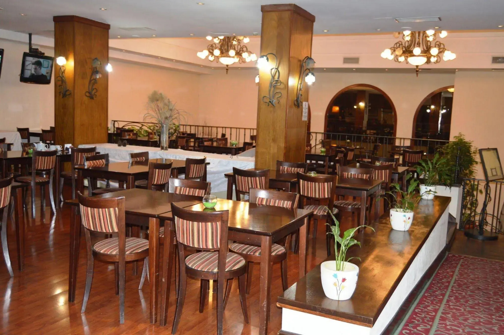 Gardi Hotel & Suites