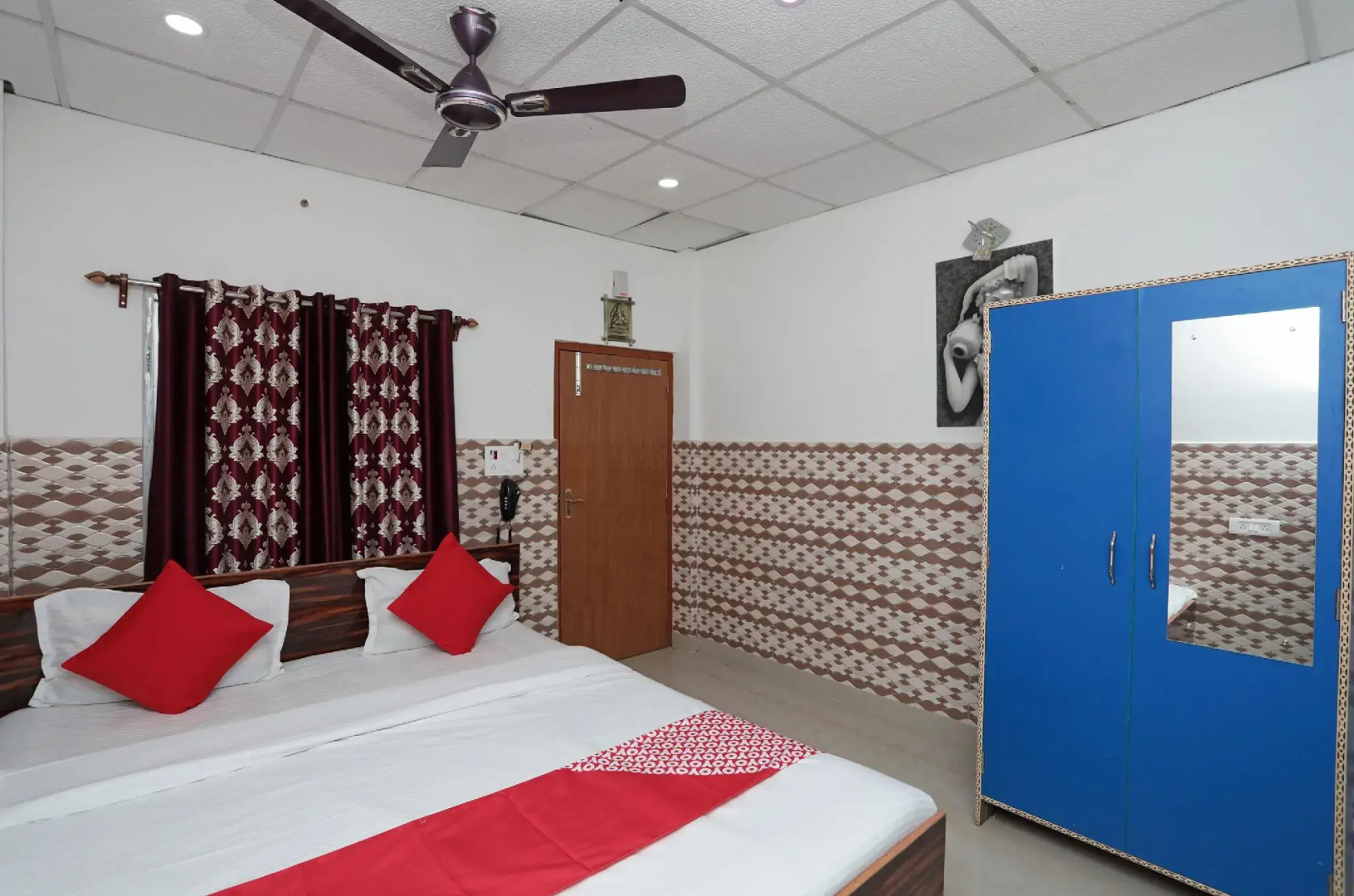 OYO 24224 Varsha Resort