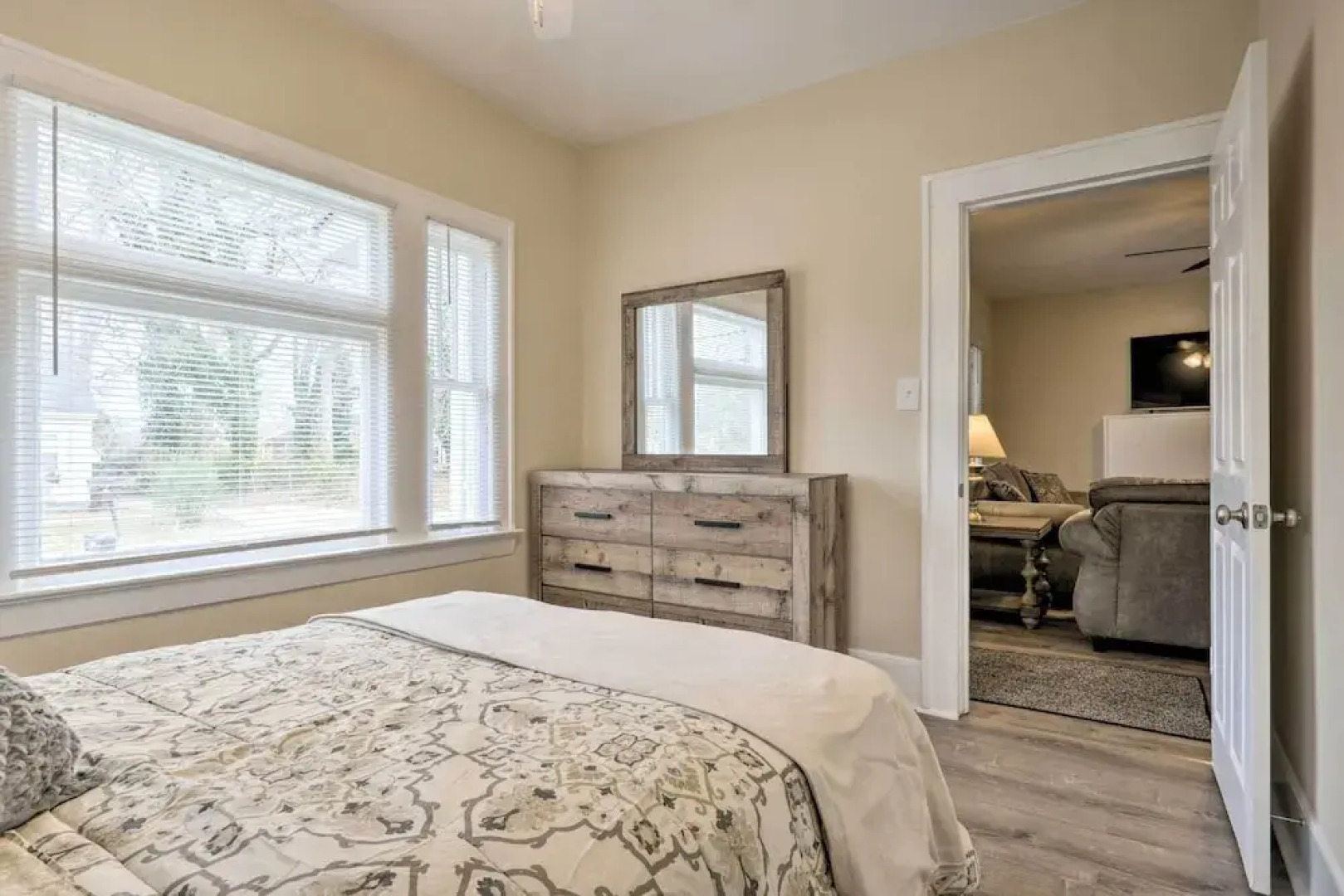 Inviting Home, 1 Mi to High Point University!