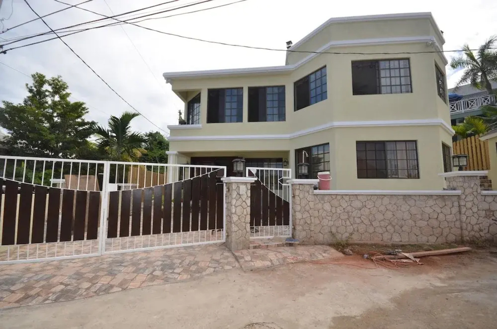 Dukes Hideaway, Silver Sands 6BR