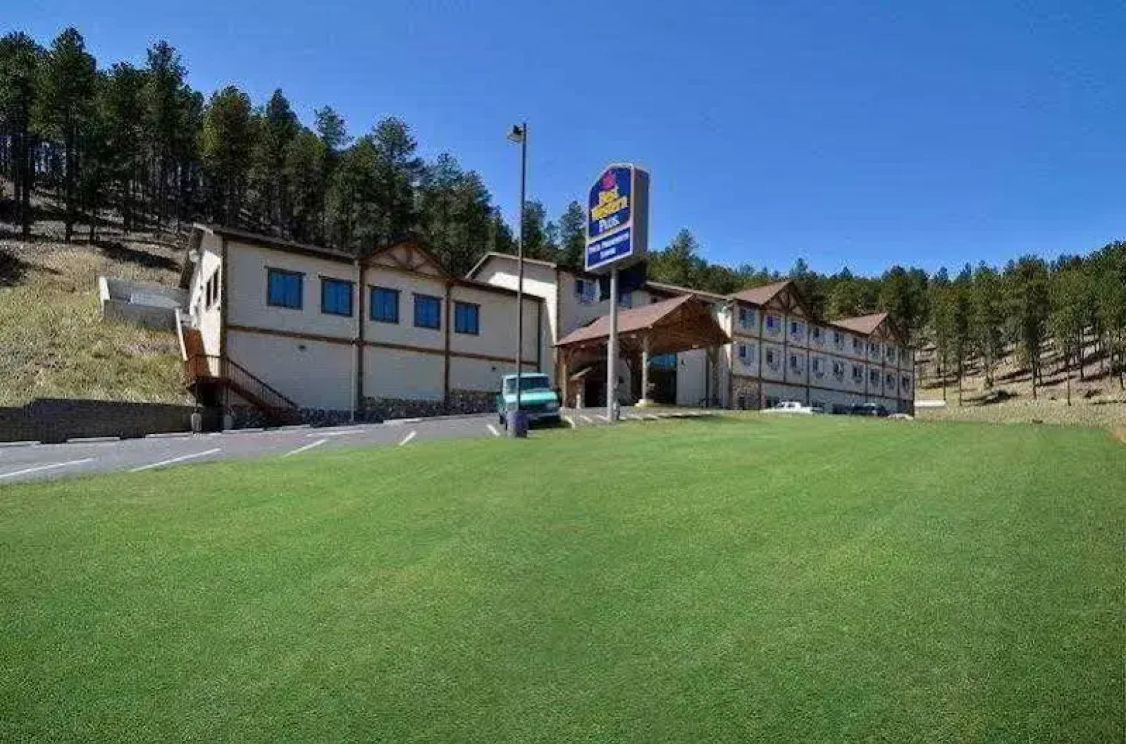 The Lodge at Mount Rushmore