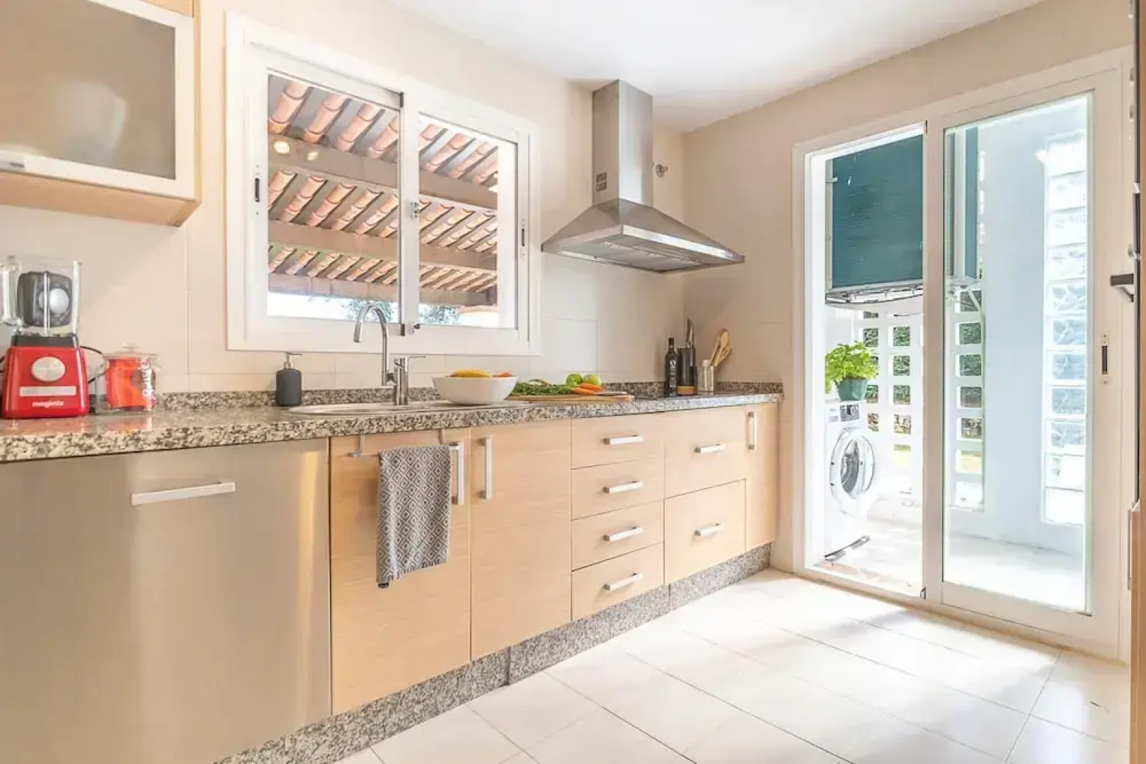 Apt Mairena Forest sea View & Pool