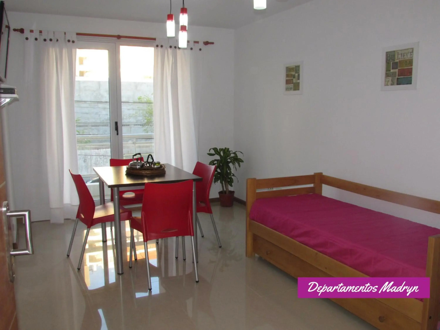Departamentos Madryn - Calle Roca