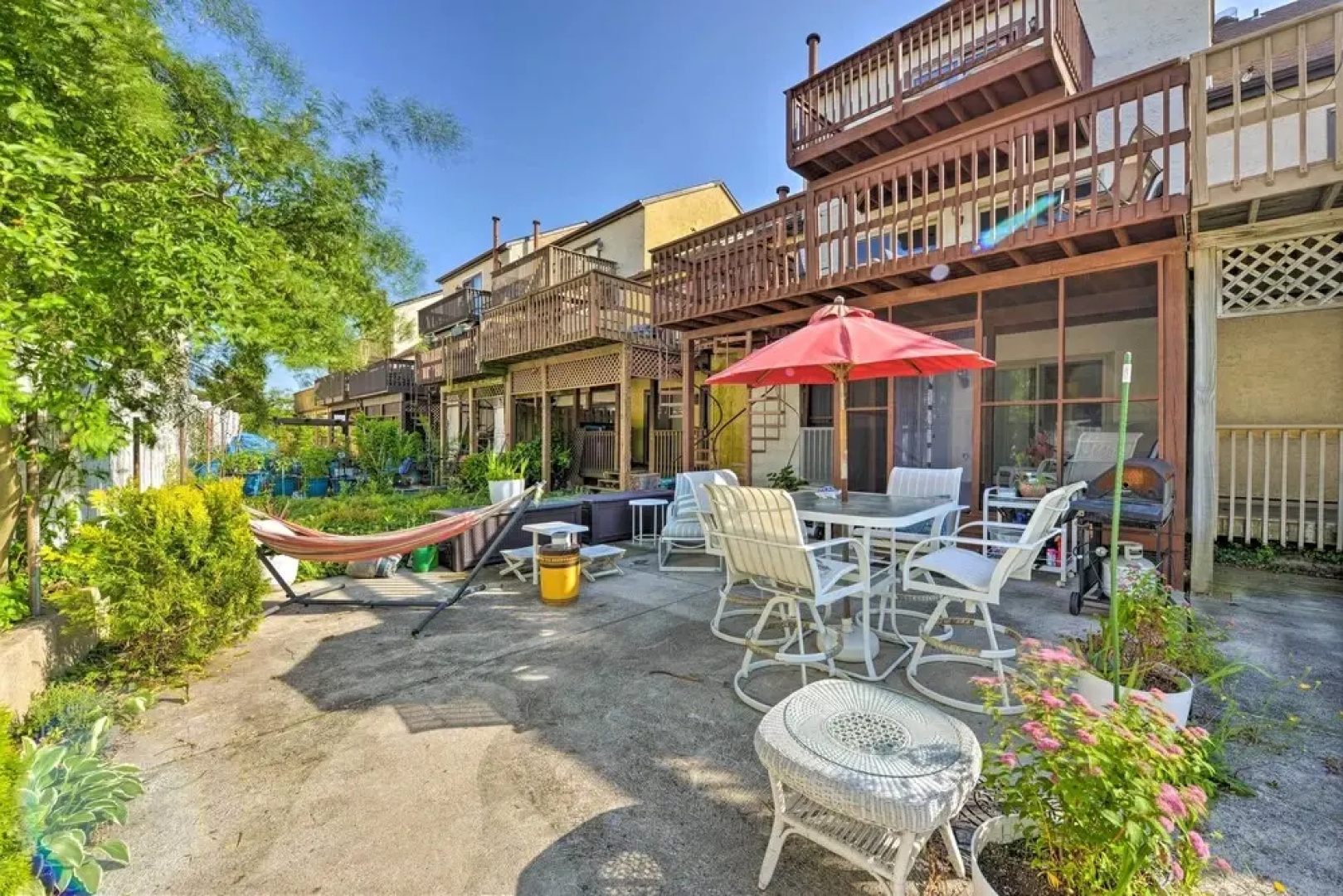 Brigantine Beach Block Townhome w/ 3 Balconies!