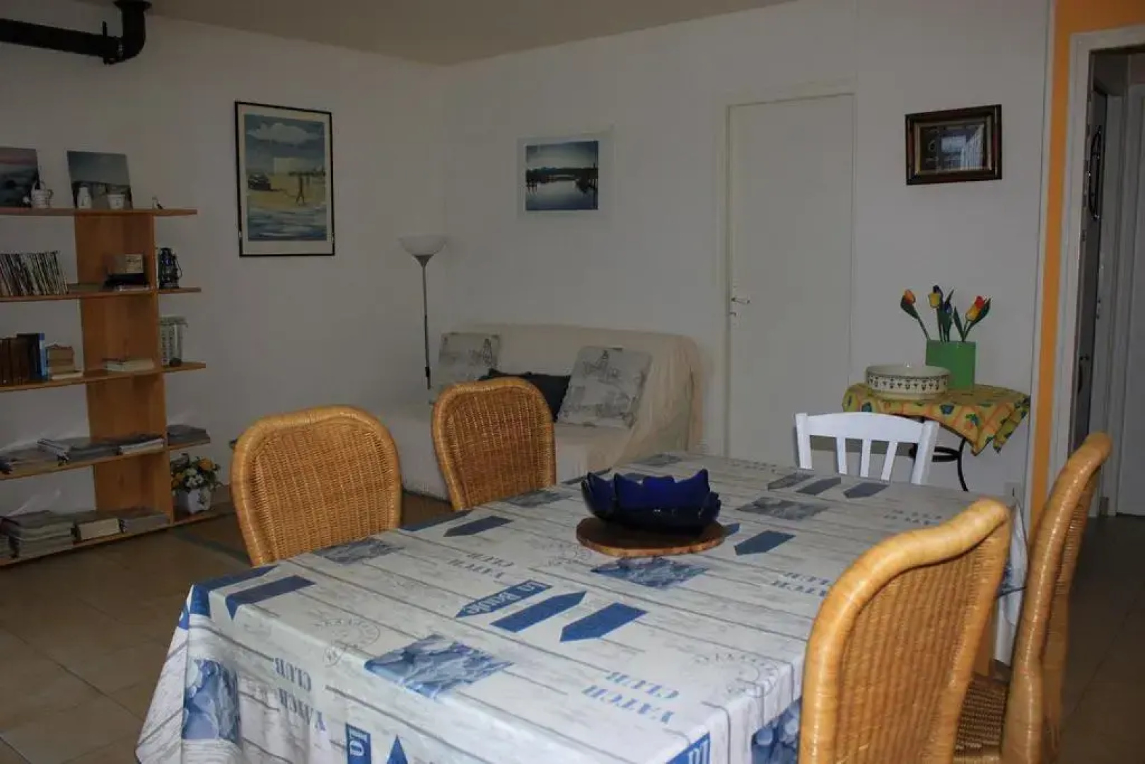 Une sympathique maison de vacances aux volets bleus
