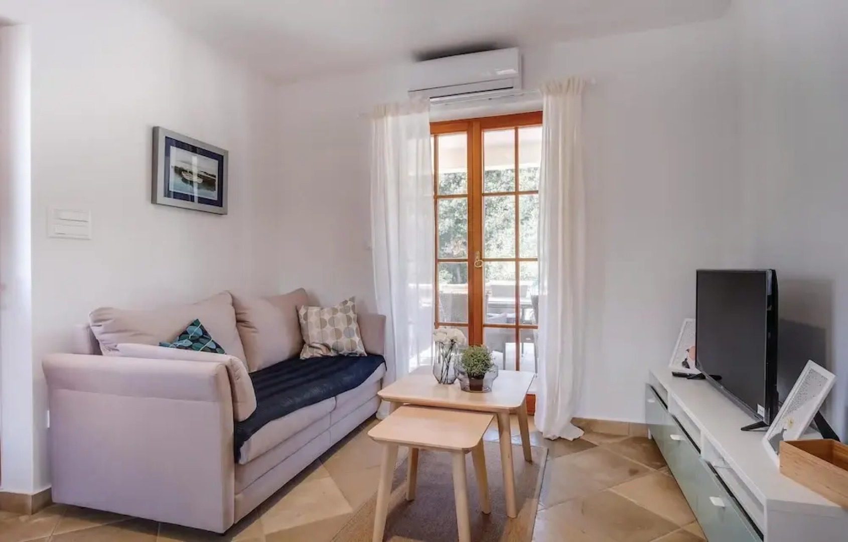 Stunning Home in Sveti Jakov With Sauna, Wifi and 3 Bedrooms