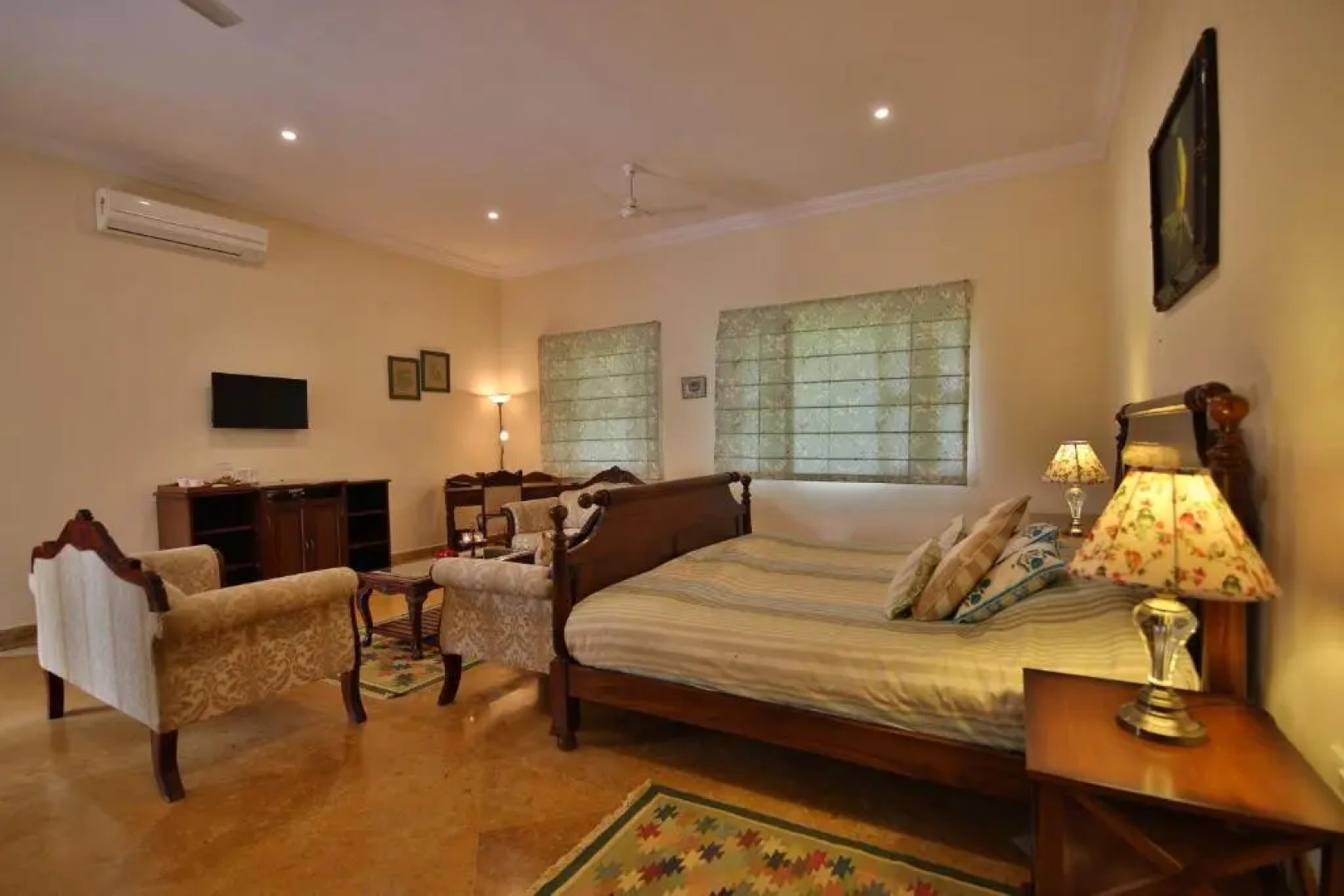 Roop Niwas Kothi, Near Mandawa