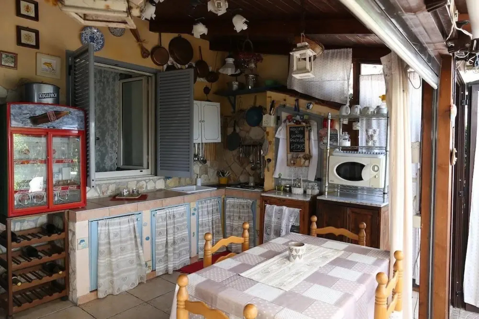 Panoramic Shabby Home