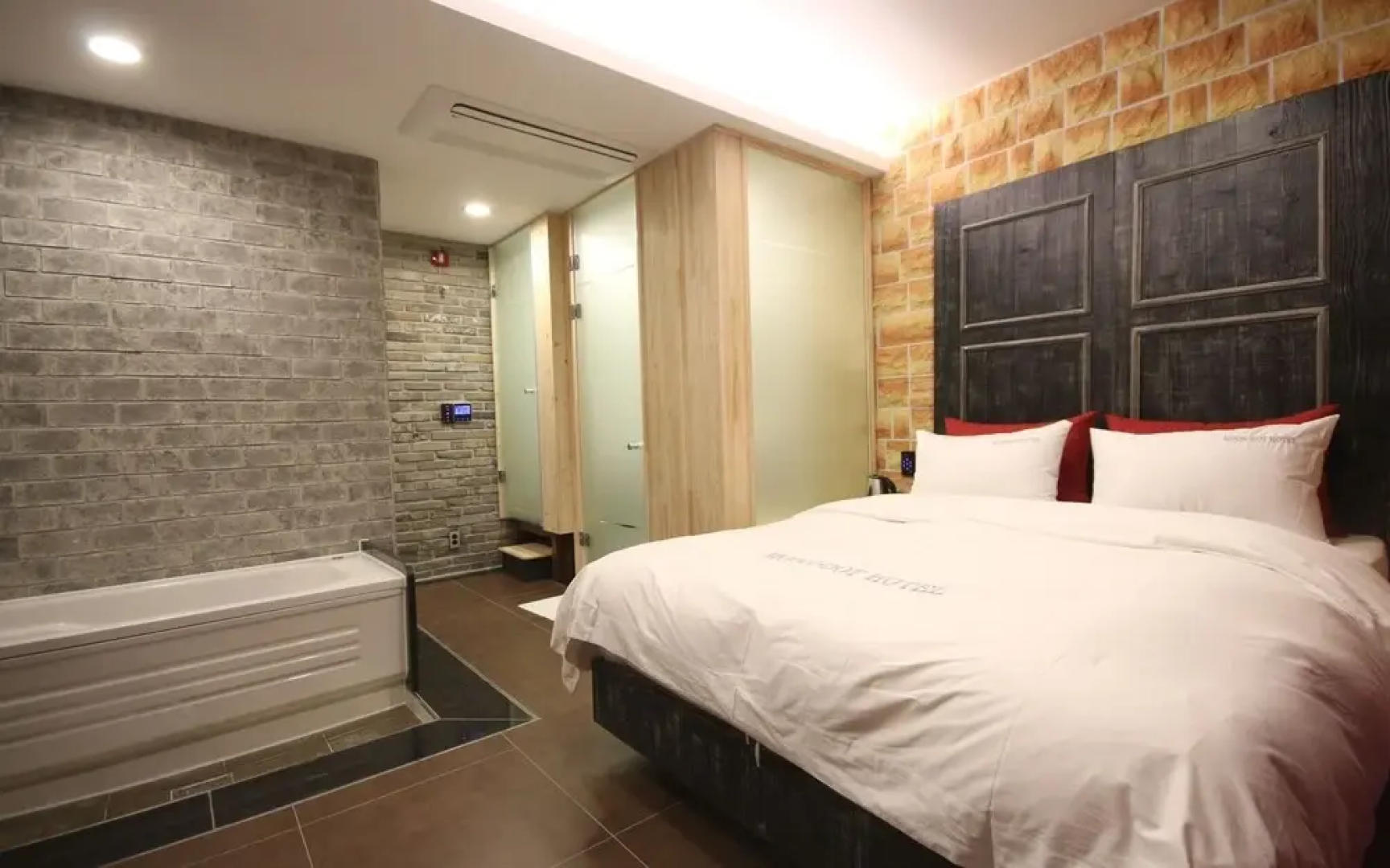 Changyeong Moon Dot Self Check-in Motel