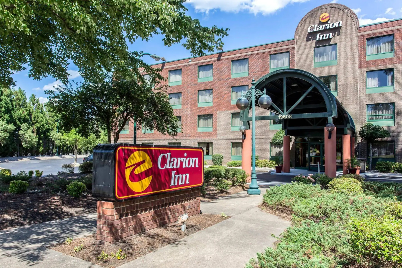 Lake Norman Inn and Suites