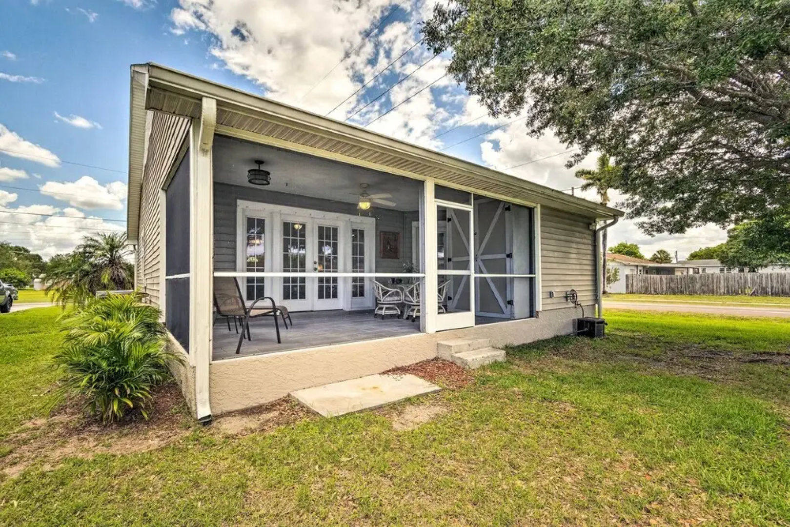 Punta Gorda Home w/ Lanai < 2 Mi to Downtown!