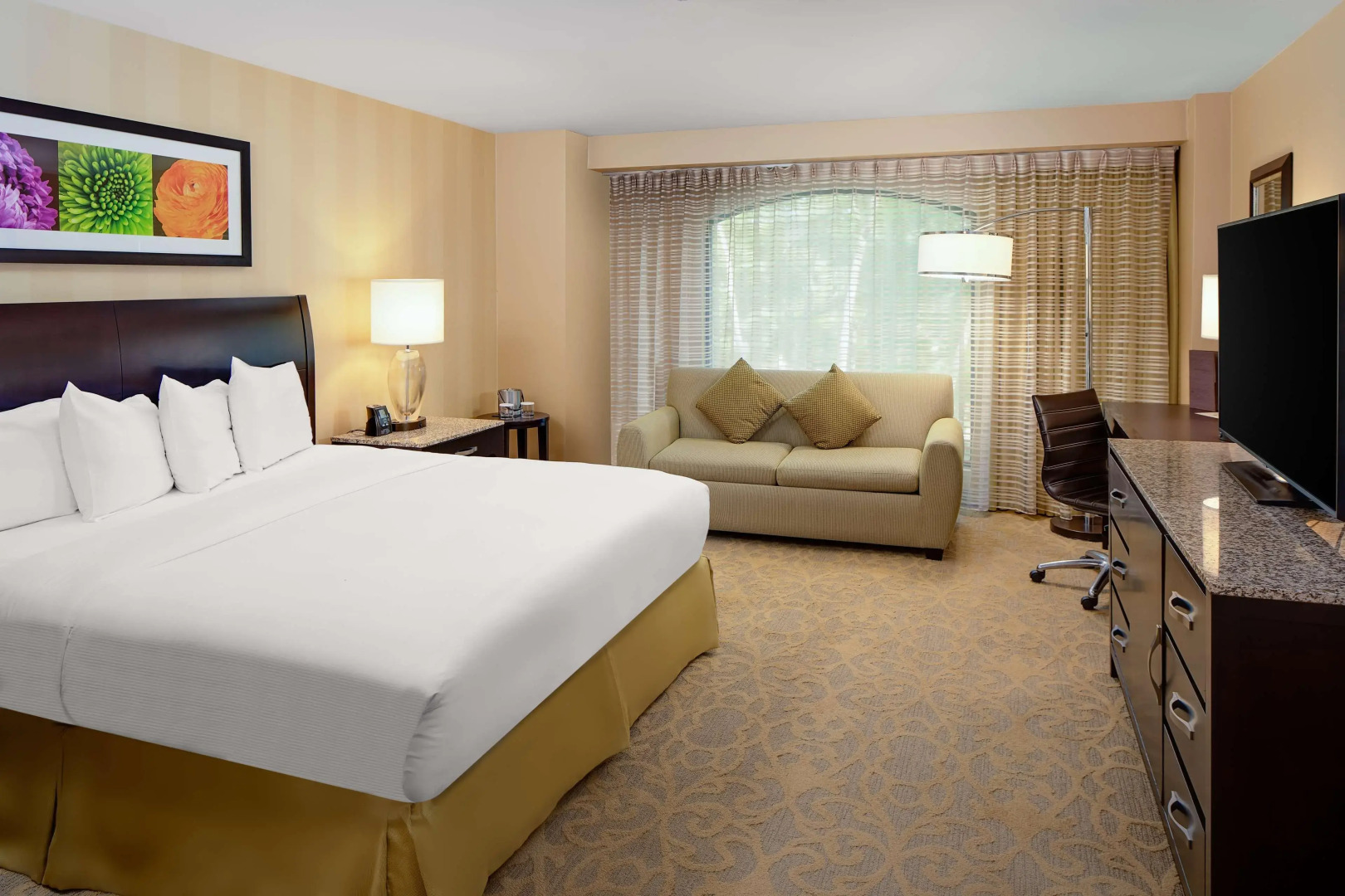 Hotel Zessa Orange County Airport, a DoubleTree by Hilton