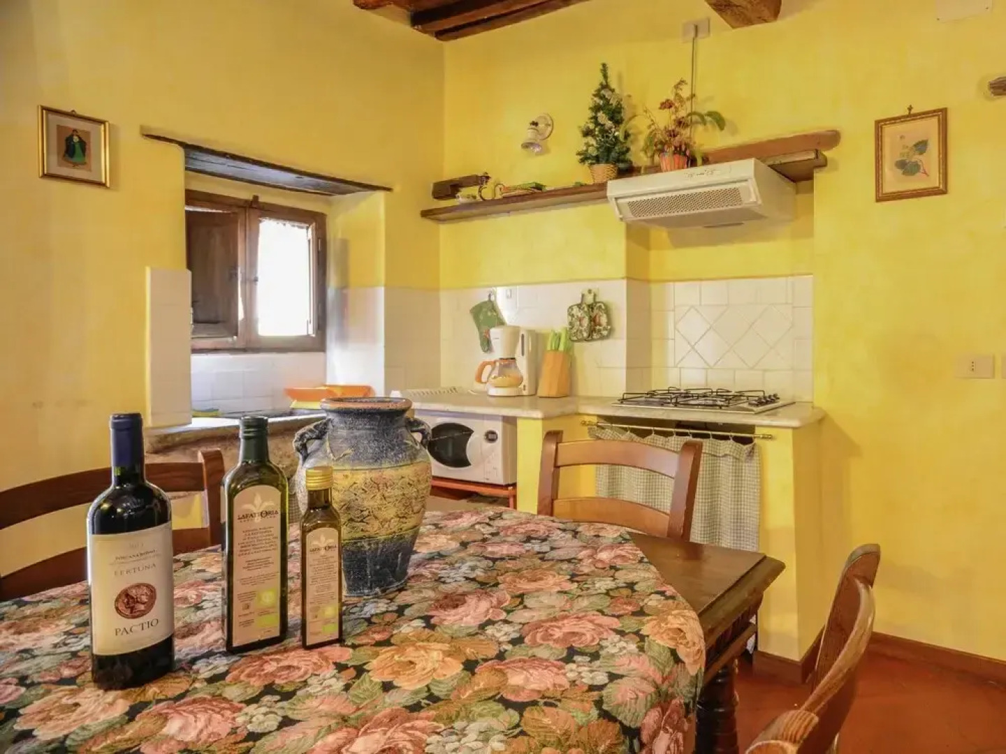 Stunning Holiday Home in Umbria with Hot Tub