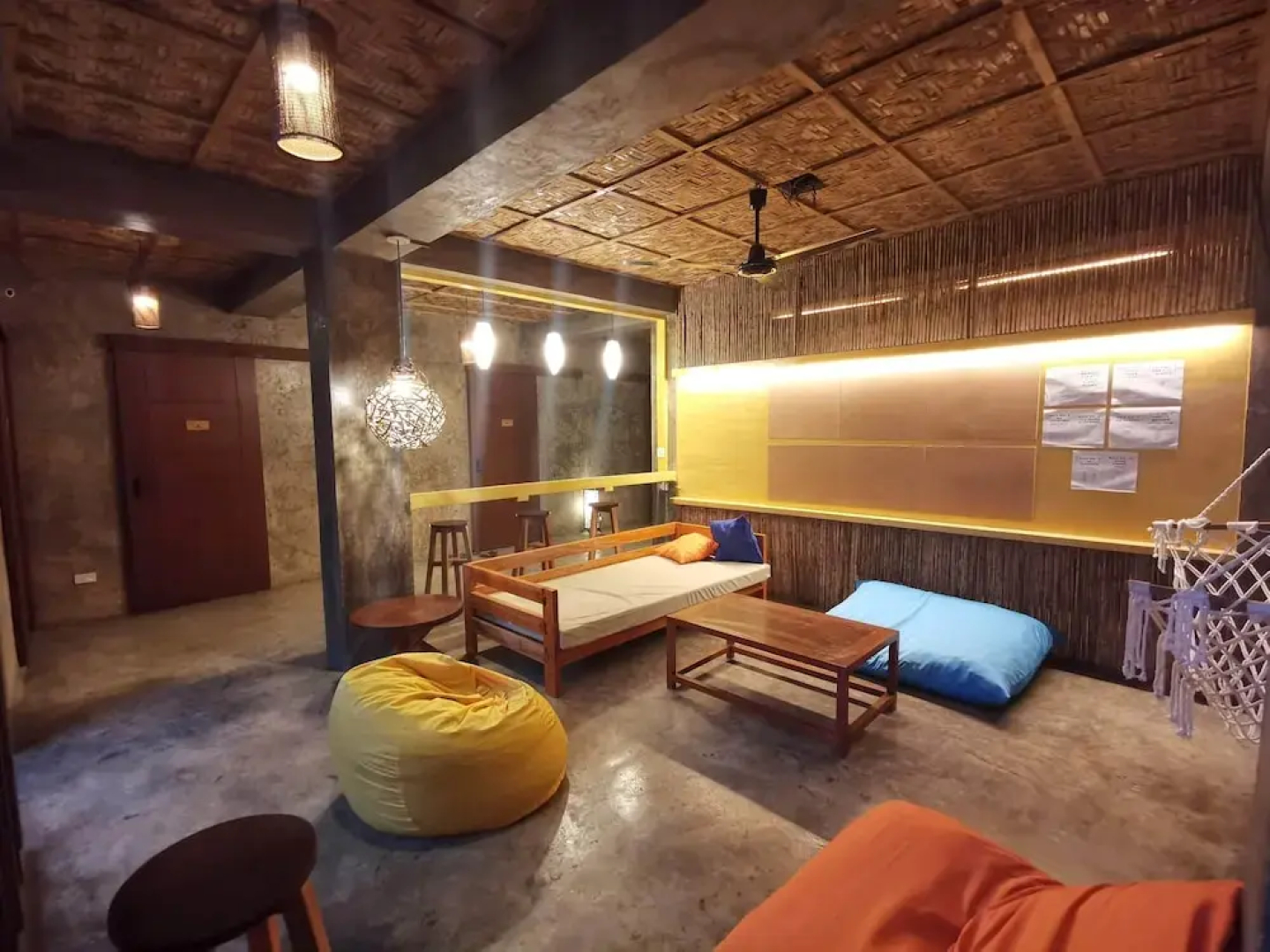 Hang Loose Hostel