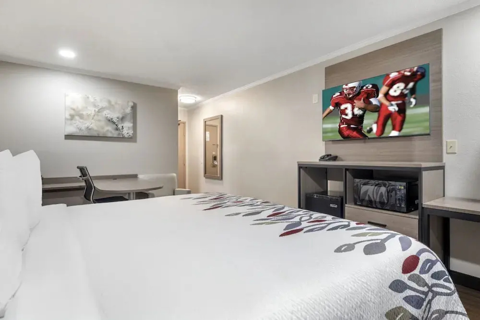 Red Roof Inn Suffolk