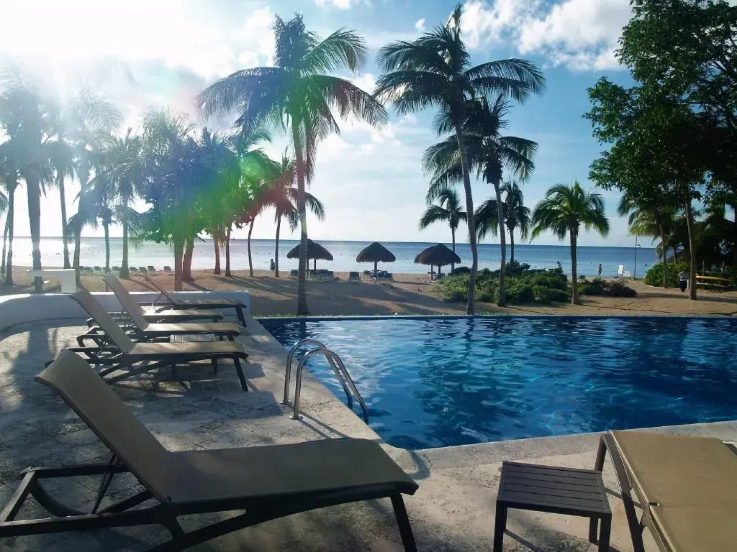 Beachfront Apartment Your Home in Cozumel