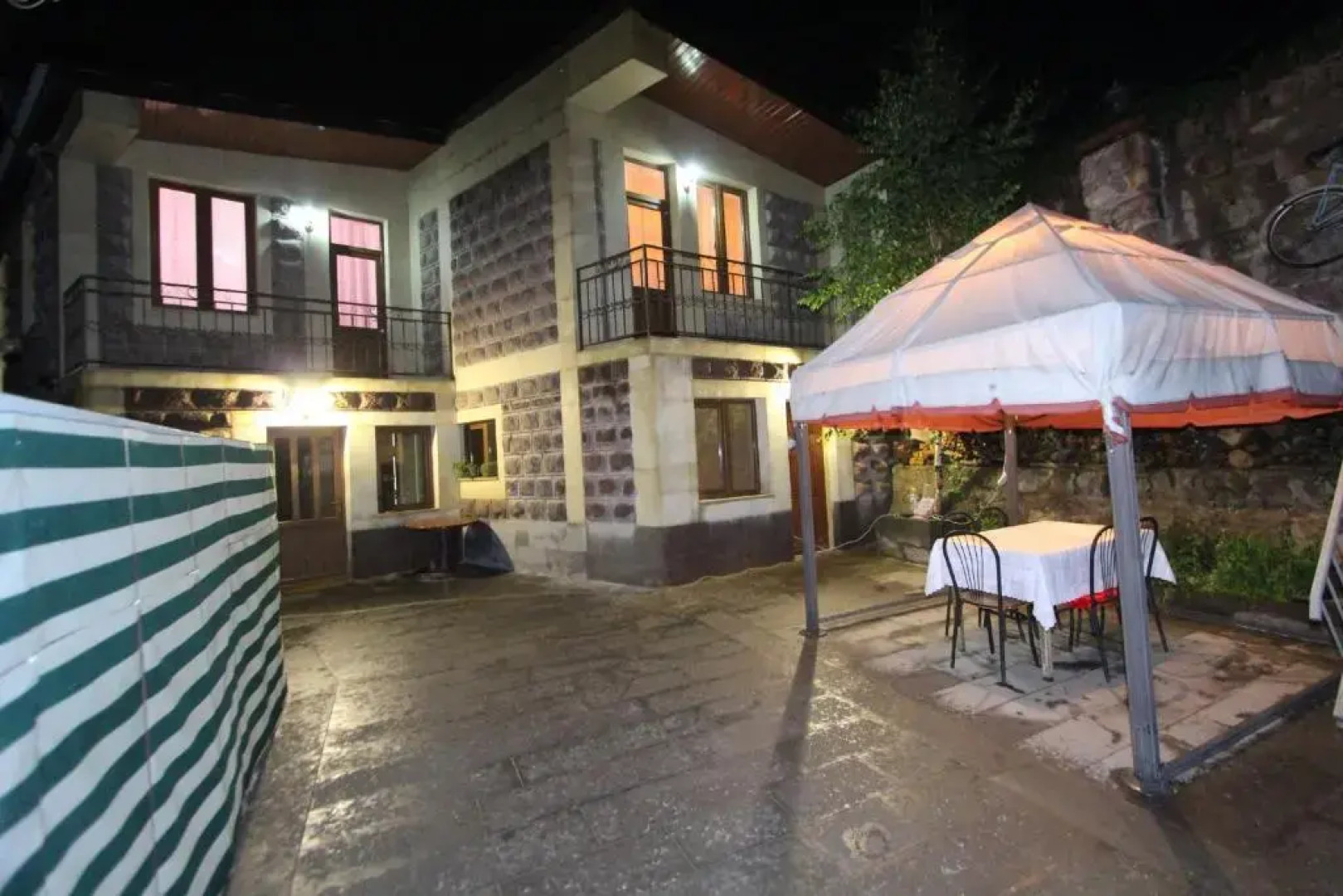 Дом с камином