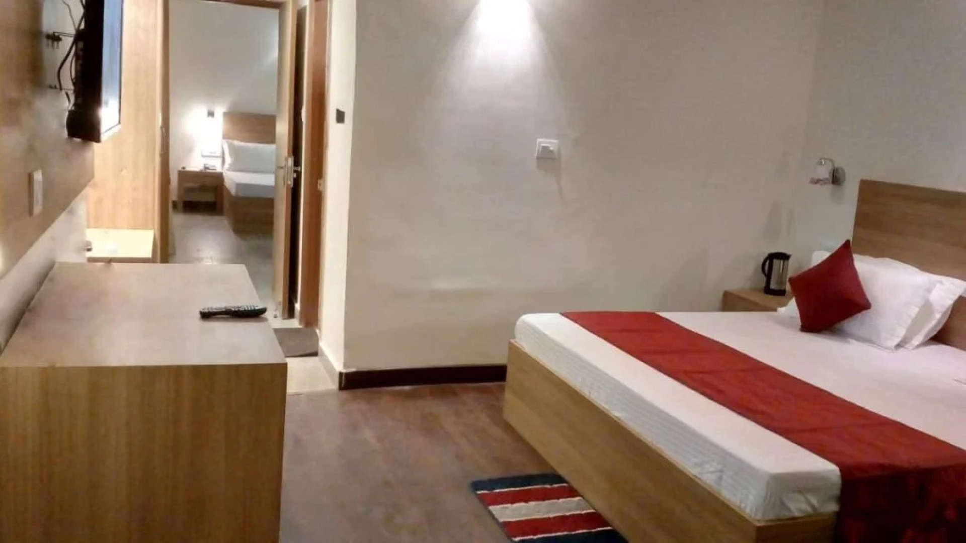 Hotel Emerald Valley