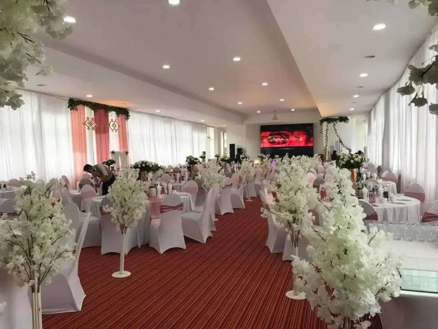 The Corporate Hotel and Resort in Nukht