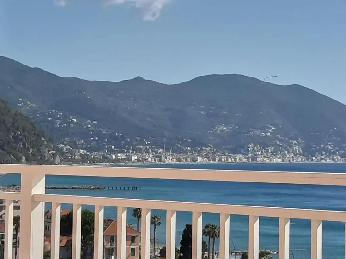 Vista Mozzafiato A 3 Minuti A Piedi Dal Mare